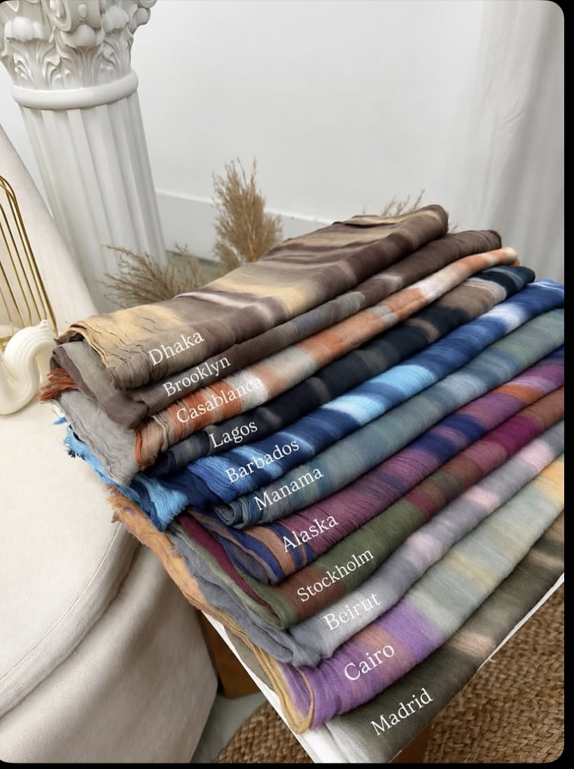 Hijab Modal Print Lait – détail des coloris tie-dye
